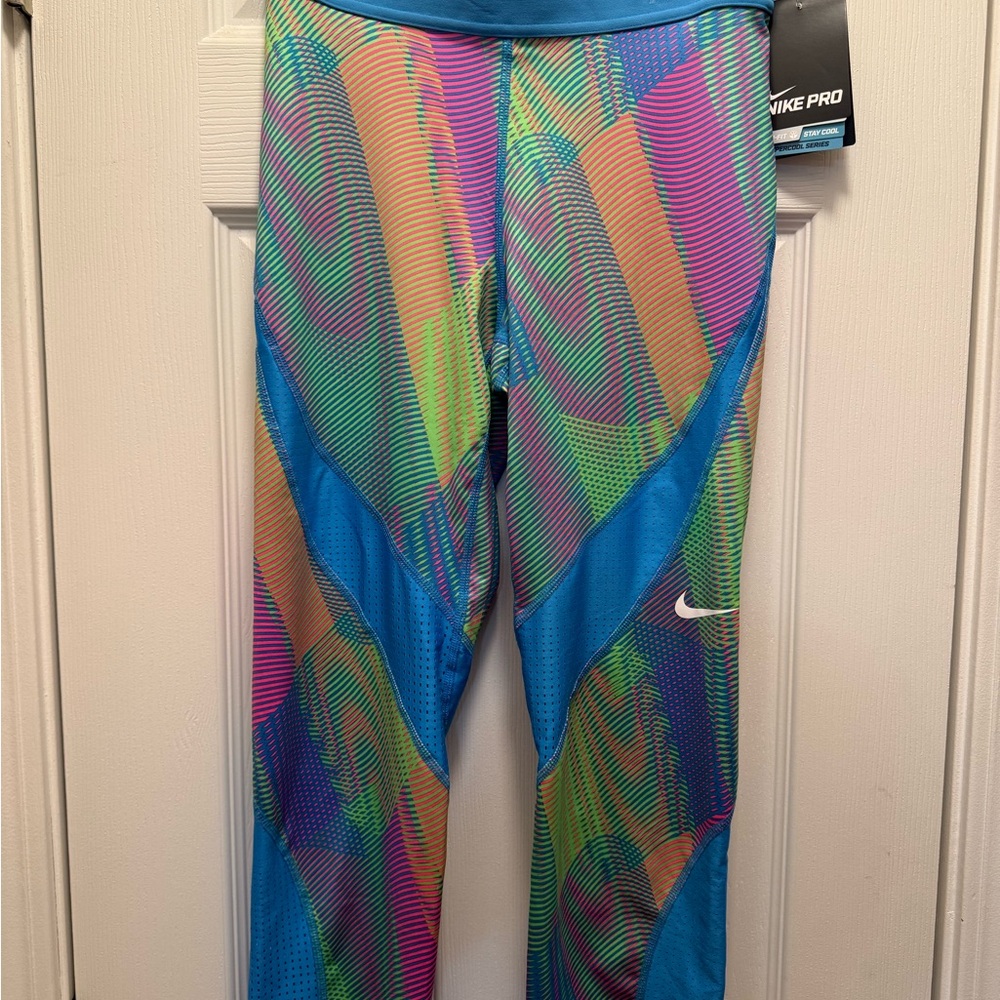 Nike women’s Multicolor Patterned Leggings